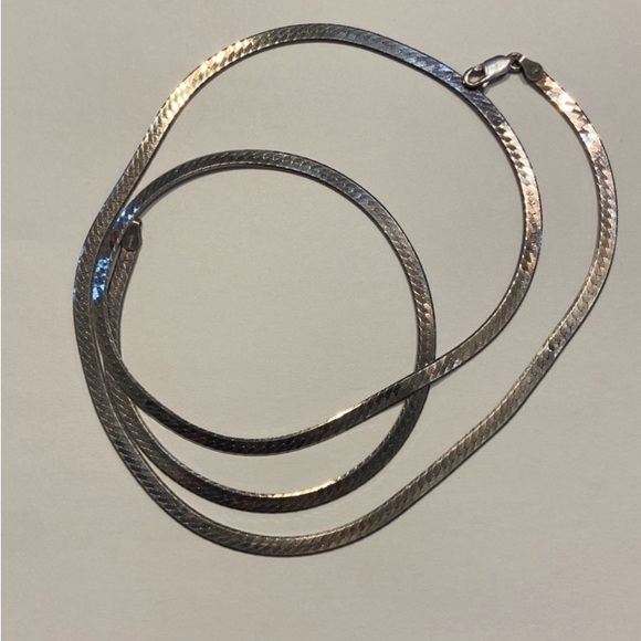 Vintage Sterling Silver Wide Herringbone 30 inch Necklace - Picture 4 of 12